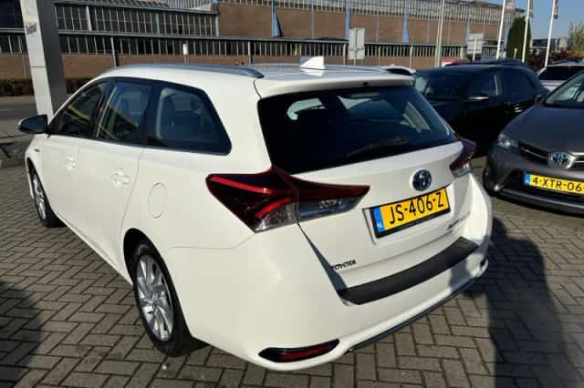 Toyota Auris (2016) thumbnail 18