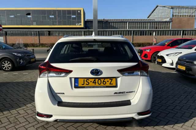 Toyota Auris (2016) thumbnail 19