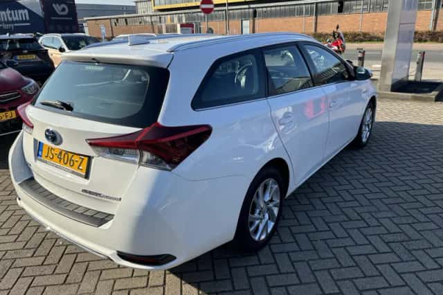 Toyota Auris (2016) thumbnail 20