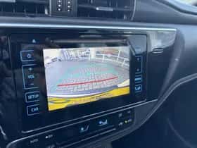 Toyota Auris (2016) thumbnail 9