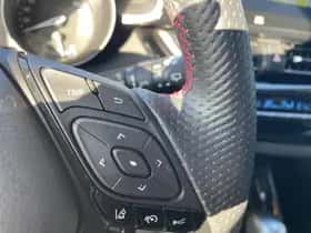 Toyota C-HR (2021) thumbnail 11