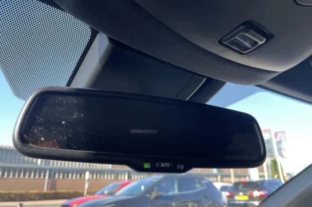 Toyota C-HR (2021) thumbnail 13