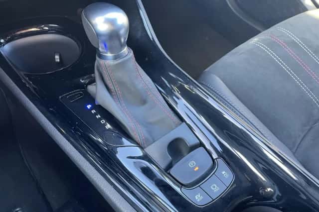 Toyota C-HR (2021) thumbnail 17