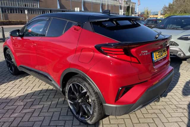 Toyota C-HR (2021) thumbnail 22