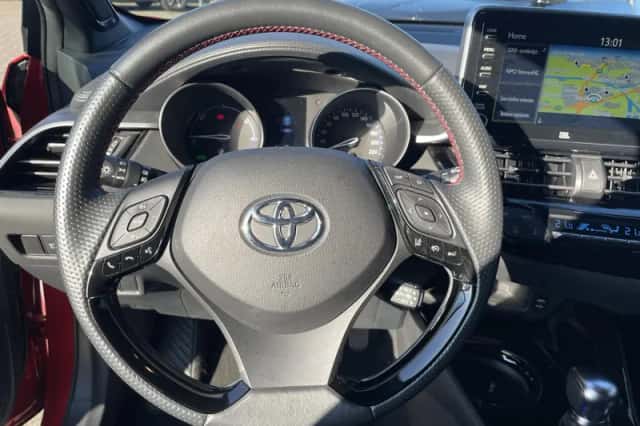 Toyota C-HR (2021) thumbnail 8