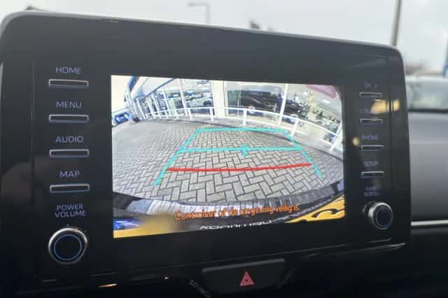 Toyota Yaris (2021) thumbnail 11