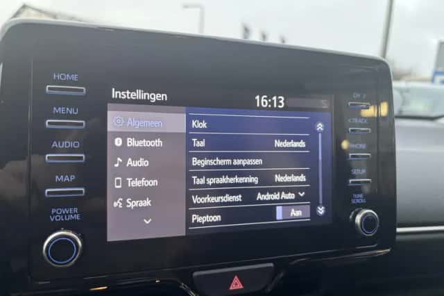 Toyota Yaris (2021) thumbnail 12