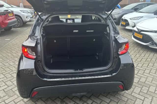 Toyota Yaris (2021) thumbnail 14