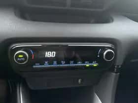 Toyota Yaris (2021) thumbnail 16