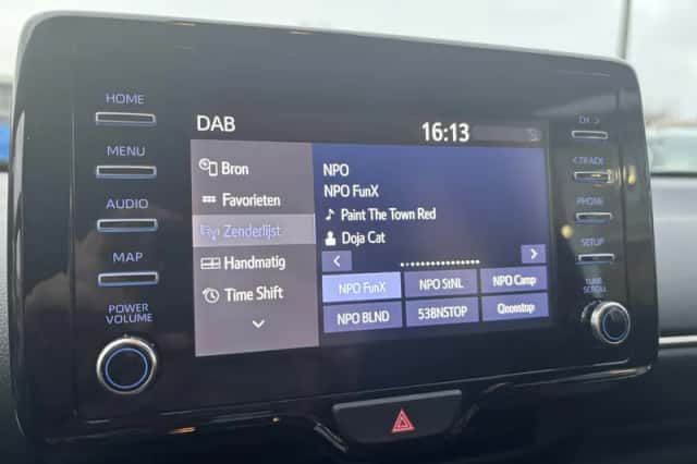 Toyota Yaris (2021) thumbnail 8