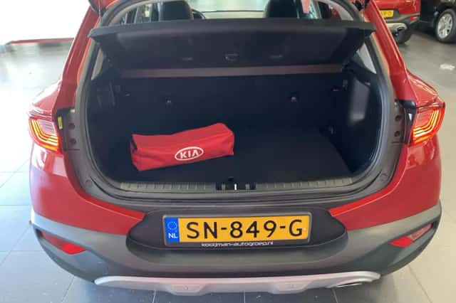 Kia Stonic (2018) thumbnail 15