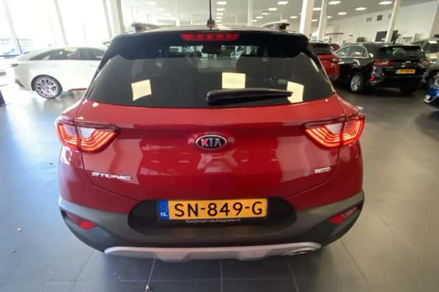 Kia Stonic (2018) thumbnail 16