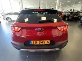 Kia Stonic (2018) thumbnail 16