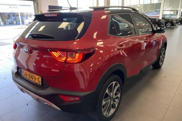 Kia Stonic (2018) thumbnail 21