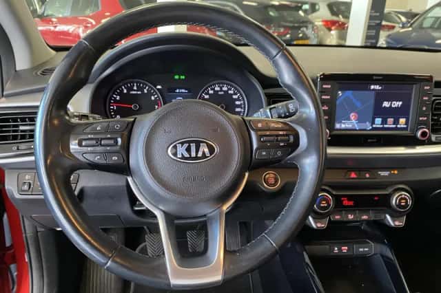 Kia Stonic (2018) thumbnail 4