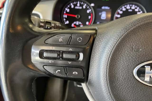 Kia Stonic (2018) thumbnail 6