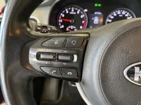 Kia Stonic (2018) thumbnail 6