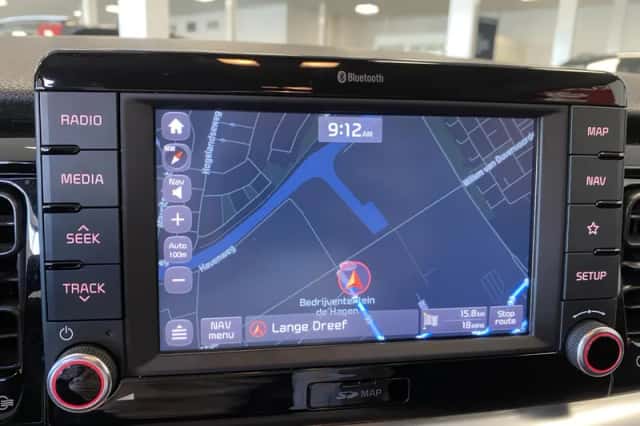 Kia Stonic (2018) thumbnail 8