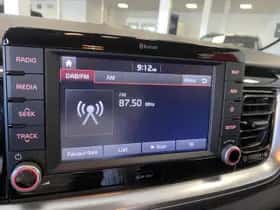 Kia Stonic (2018) thumbnail 10