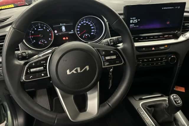 Kia Ceed Sportswagon (2024) thumbnail 4