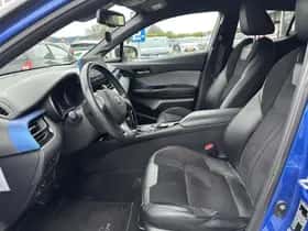 Toyota C-HR (2019) thumbnail 2