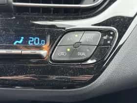 Toyota C-HR (2019) thumbnail 16