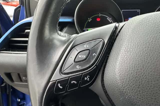 Toyota C-HR (2019) thumbnail 9