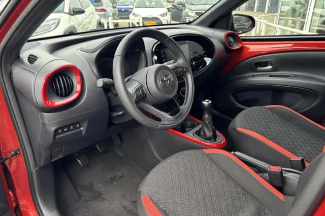 Toyota Aygo (2023) thumbnail 2