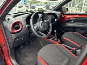 Toyota Aygo (2023) thumbnail 2