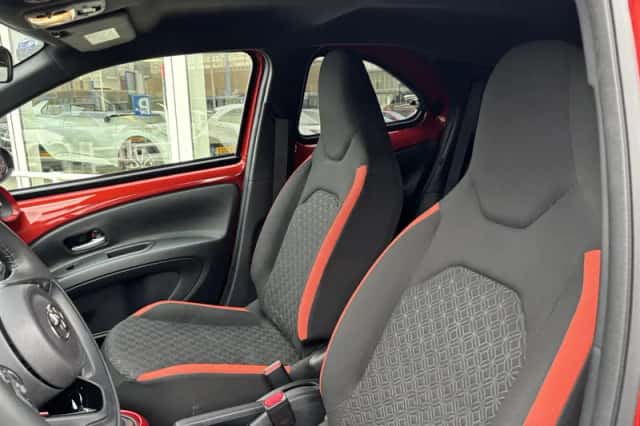 Toyota Aygo (2023) thumbnail 3