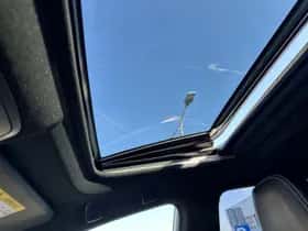 Toyota RAV4 (2018) thumbnail 2