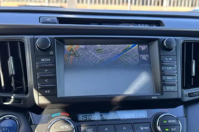 Toyota RAV4 (2018) thumbnail 17