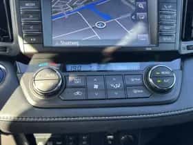 Toyota RAV4 (2018) thumbnail 19