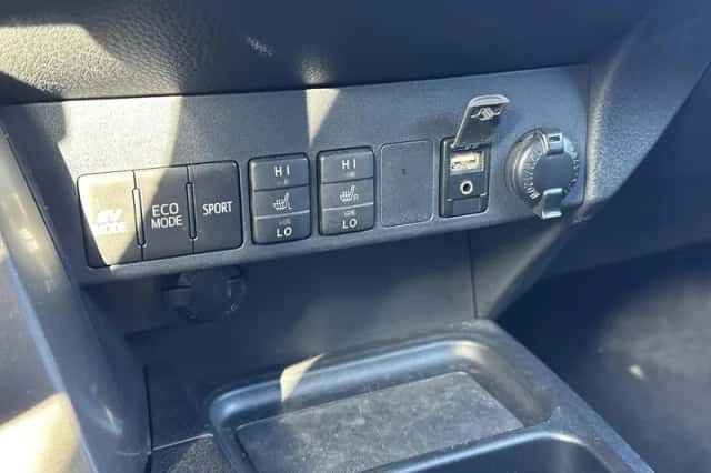 Toyota RAV4 (2018) thumbnail 20