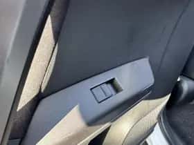 Toyota RAV4 (2018) thumbnail 23