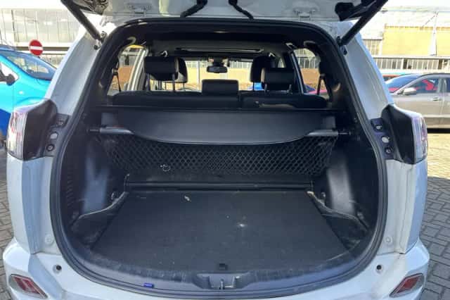 Toyota RAV4 (2018) thumbnail 24