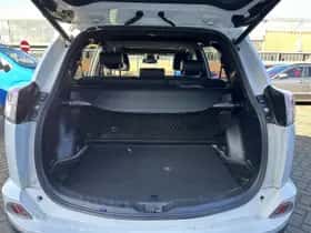 Toyota RAV4 (2018) thumbnail 24