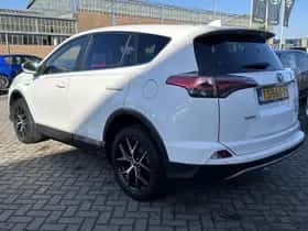 Toyota RAV4 (2018) thumbnail 28