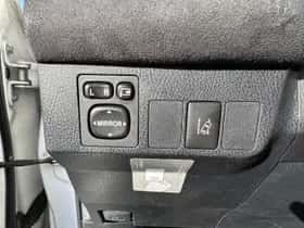 Toyota RAV4 (2018) thumbnail 5