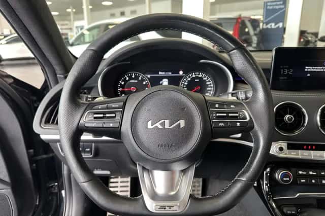 Kia Stinger (2022) thumbnail 15