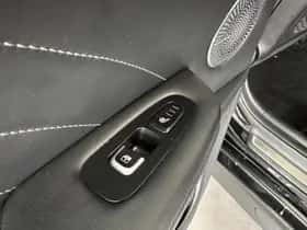 Kia Stinger (2022) thumbnail 25