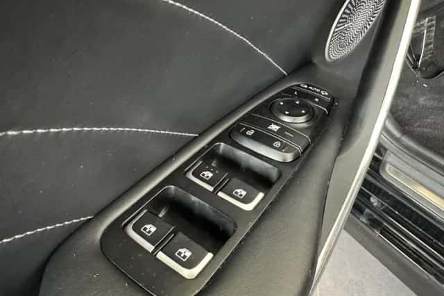 Kia Stinger (2022) thumbnail 5