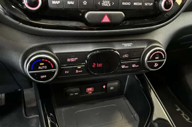 Kia Soul EV (2020) thumbnail 23