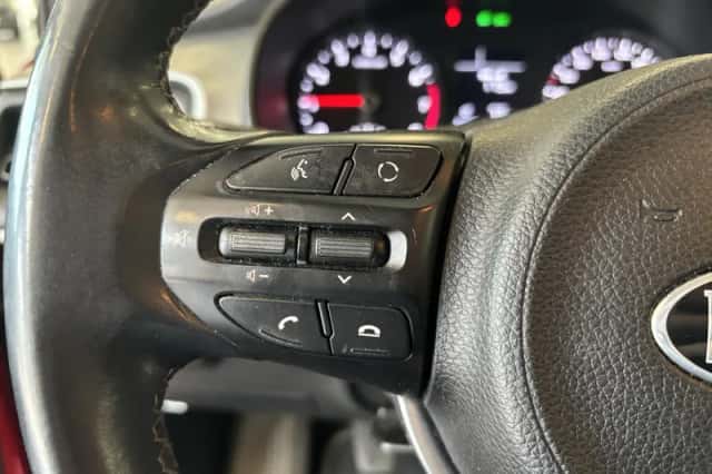 Kia Stonic (2020) thumbnail 7