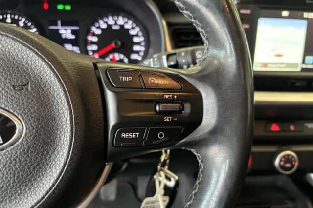 Kia Stonic (2020) thumbnail 8