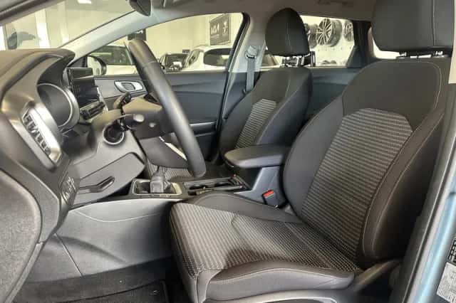 Kia Ceed Sportswagon (2024) thumbnail 2