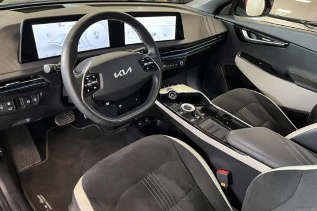 Kia EV6 (2021) thumbnail 9