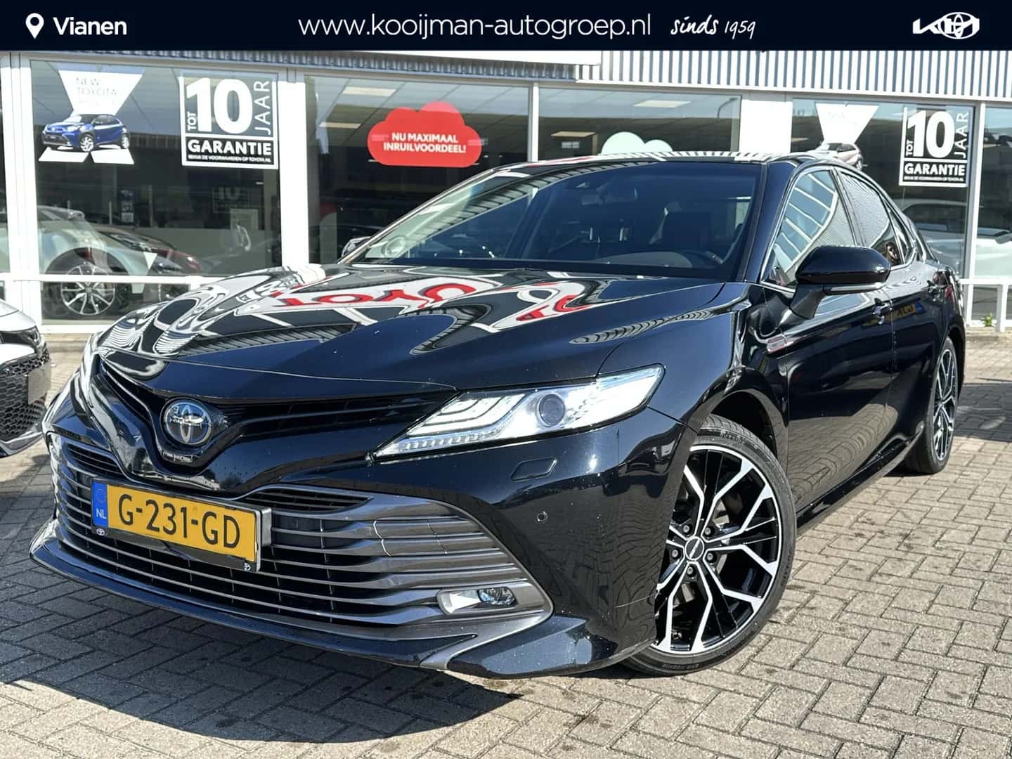 Toyota Camry (2019) — foto 1