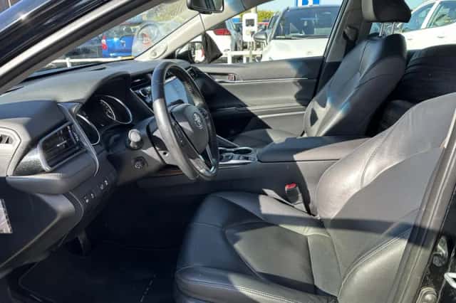 Toyota Camry (2019) thumbnail 2