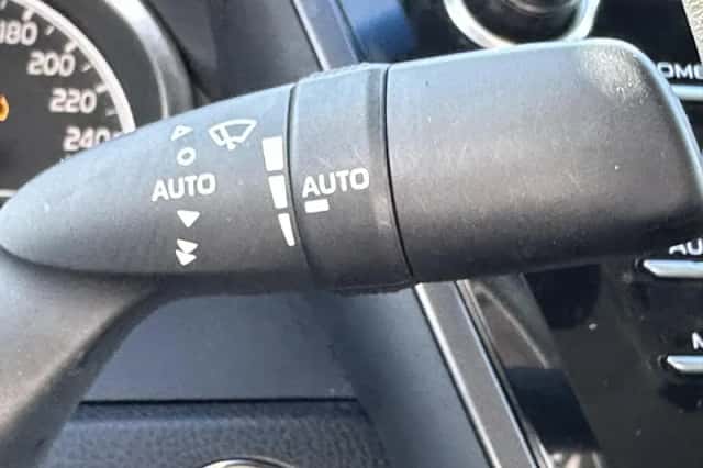 Toyota Camry (2019) thumbnail 12